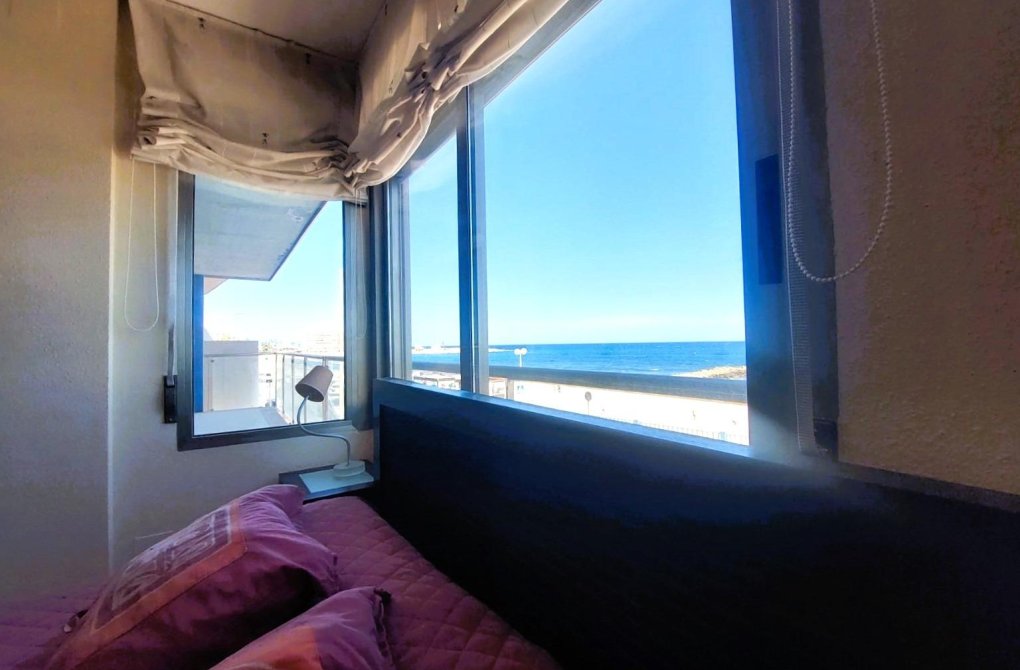 Resale - Apartamento - Torrevieja - Playa de los Locos