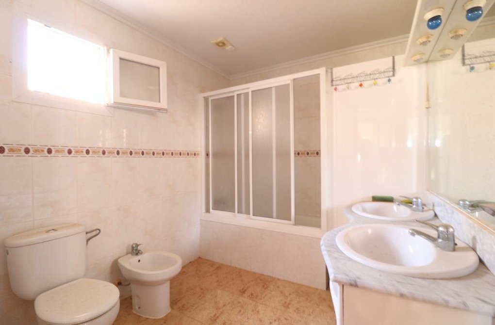 Resale - Chalet - Orihuela Costa - Villamartin