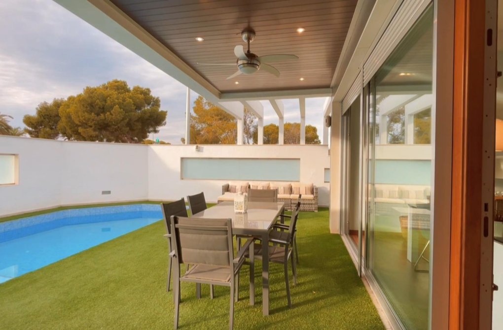 Resale - Villa - Orihuela Costa - Mil Palmeras