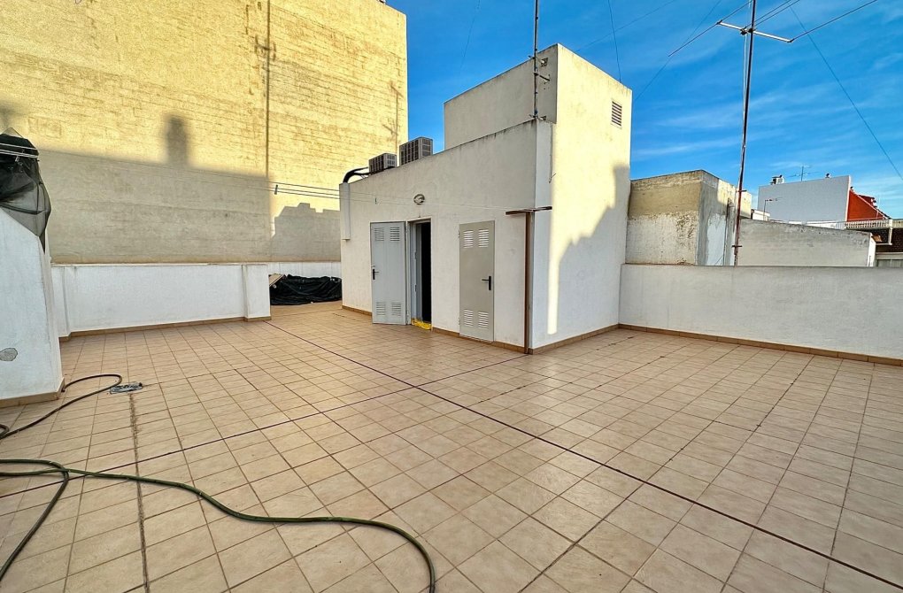 Resale - Building - Torrevieja - Paseo maritimo