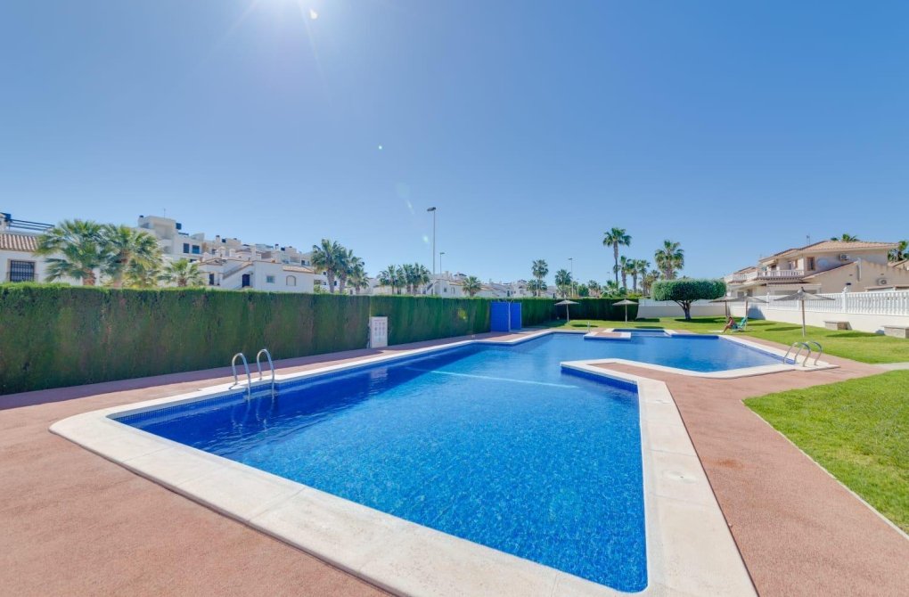 Resale - Chalet - Orihuela Costa - Los Dolses