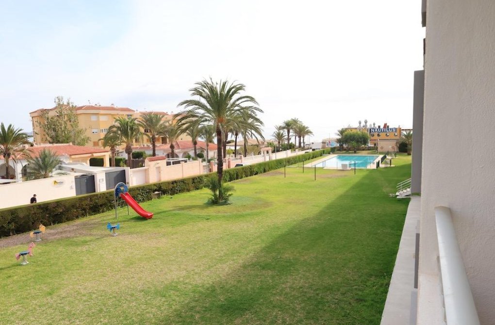 Resale - Apartamento - Torrevieja - Punta prima