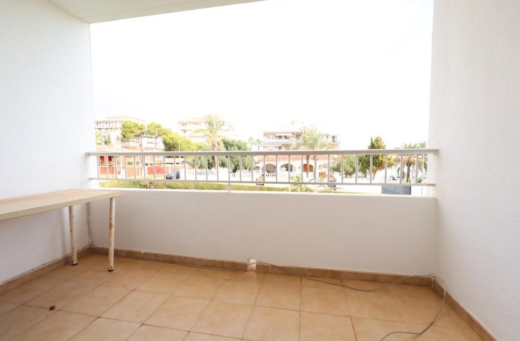 Resale - Apartamento - Torrevieja - Punta prima