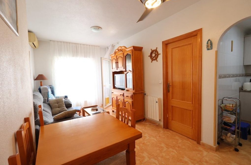 Resale - Apartamento - Torrevieja - Acequion