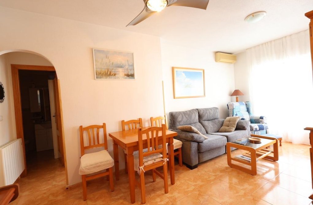 Resale - Apartamento - Torrevieja - Acequion