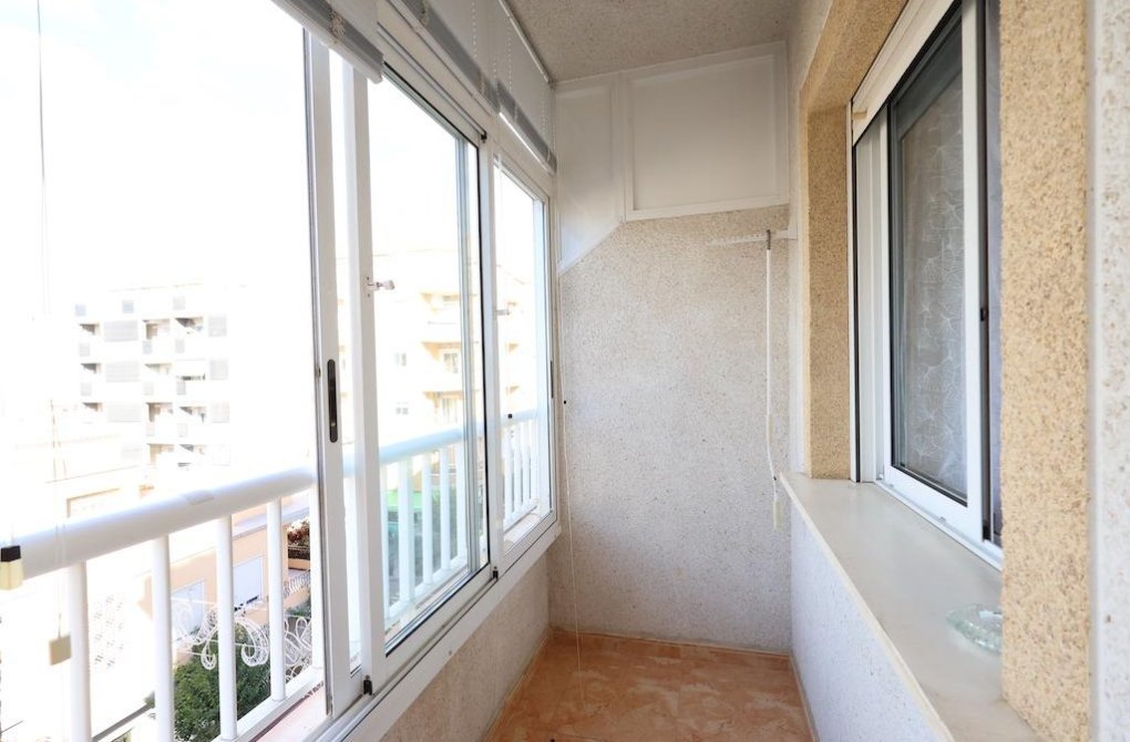 Resale - Apartamento - Torrevieja - Acequion