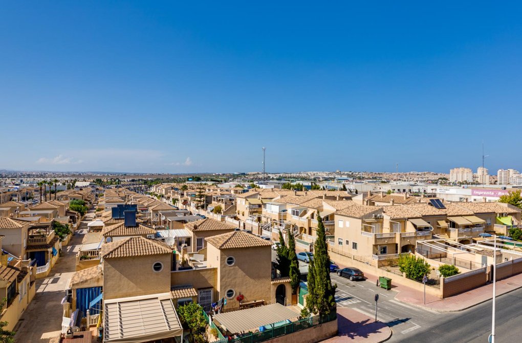 Resale - Chalet - Torrevieja - Pueblo - Centro