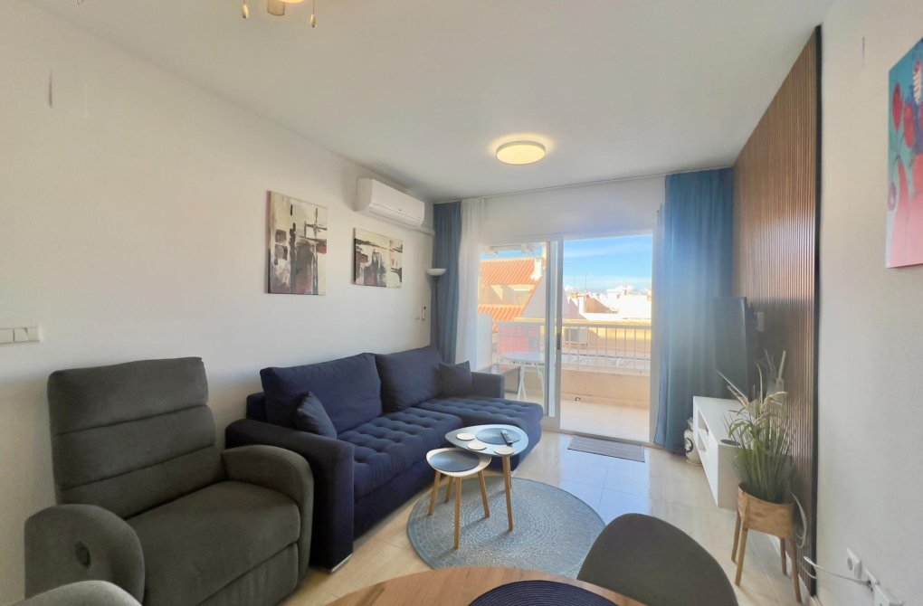 Resale - Apartment - Torrevieja - Playa del cura