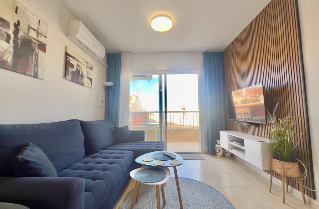 Resale - Apartment - Torrevieja - Playa del cura