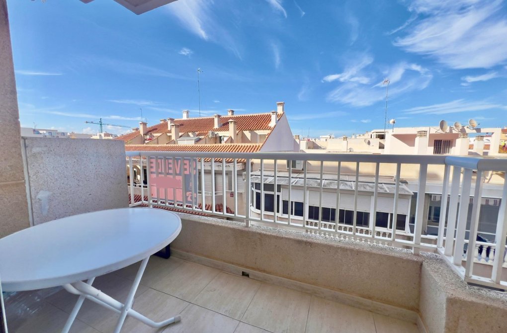 Resale - Apartment - Torrevieja - Playa del cura