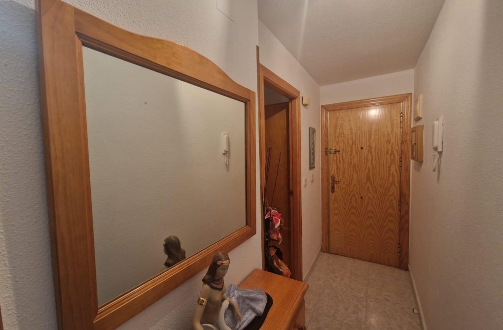 Resale - Apartment - Torrevieja - Centro