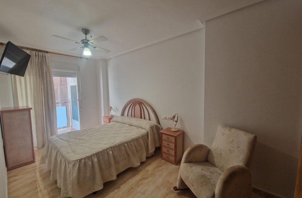 Resale - Apartment - Torrevieja - La Mata