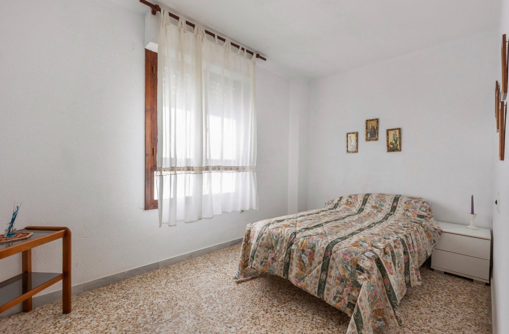 Resale - Apartment - Torrevieja - Acequion