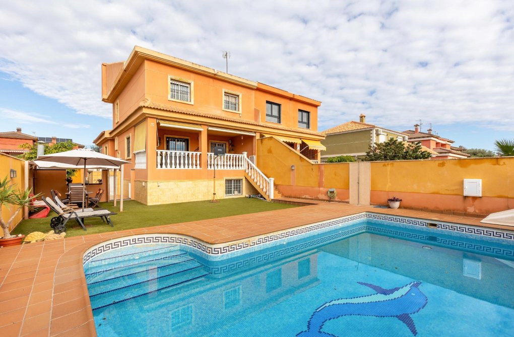 Resale - Terraced house - Torrevieja - Aguas Nuevas