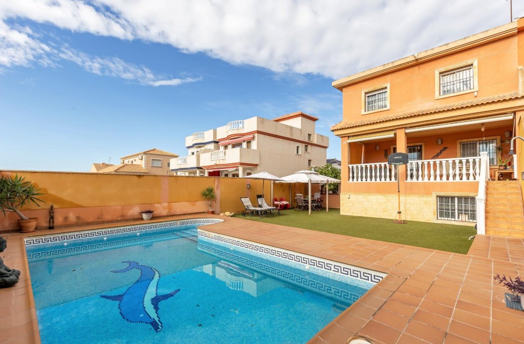 Resale - Terraced house - Torrevieja - Aguas Nuevas