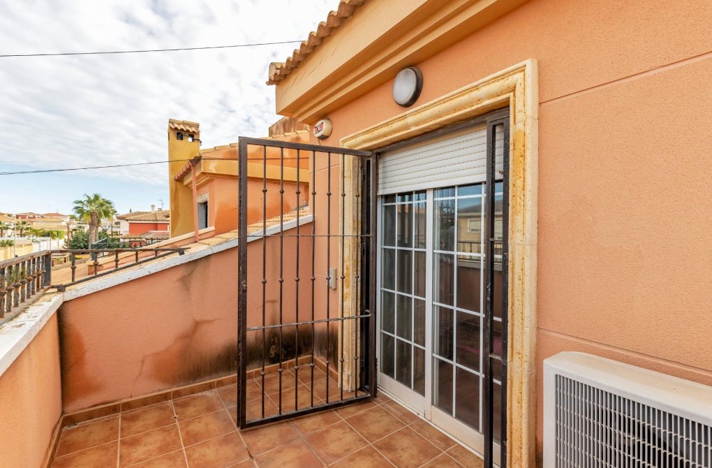 Resale - Terraced house - Torrevieja - Aguas Nuevas