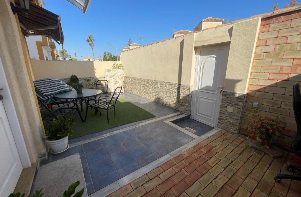 Resale - Villa - Torrevieja - Doña ines