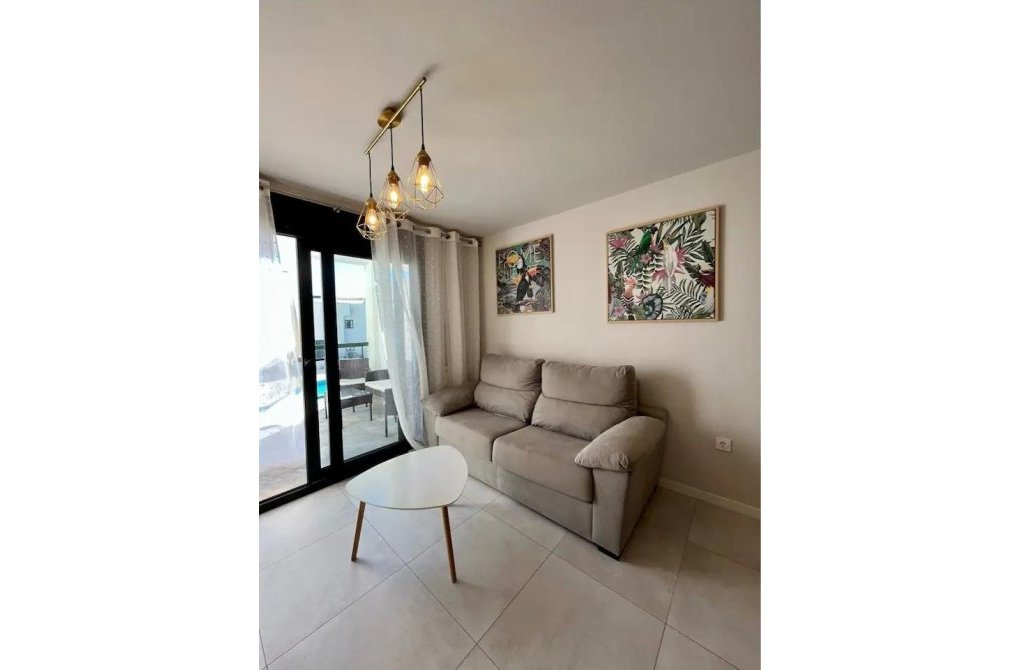 Resale - Apartment - Pilar de la Horadada - PILAR DE LA HORADADA