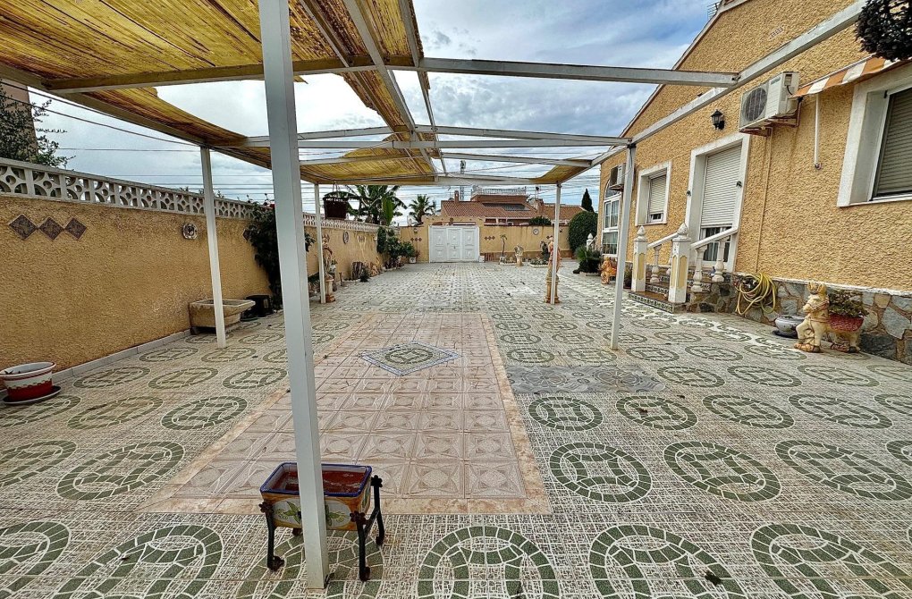 Вторичное жилье - Villa - Torrevieja - La siesta